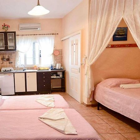 Ikaria Studios Manganítis المظهر الخارجي الصورة